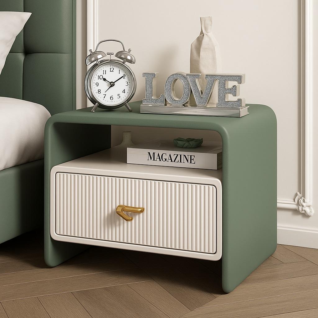 Bling Silver Crushed Diamond LOVE Ornament Clock Design for Home Decor & Gifts